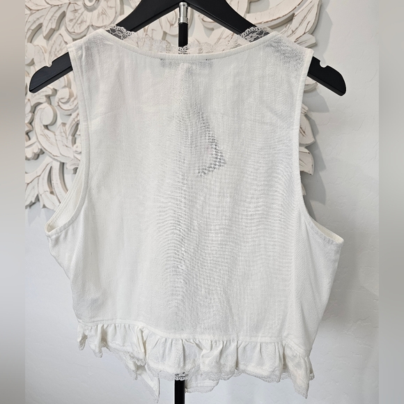 NWT White Lace-Trimmed Linen Vest - Versatile. Sz Medium (Tagged L) - Picture 4 of 7